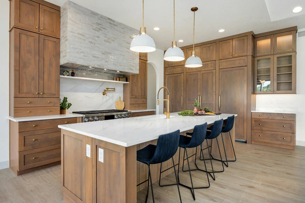 Kitchen & Dining